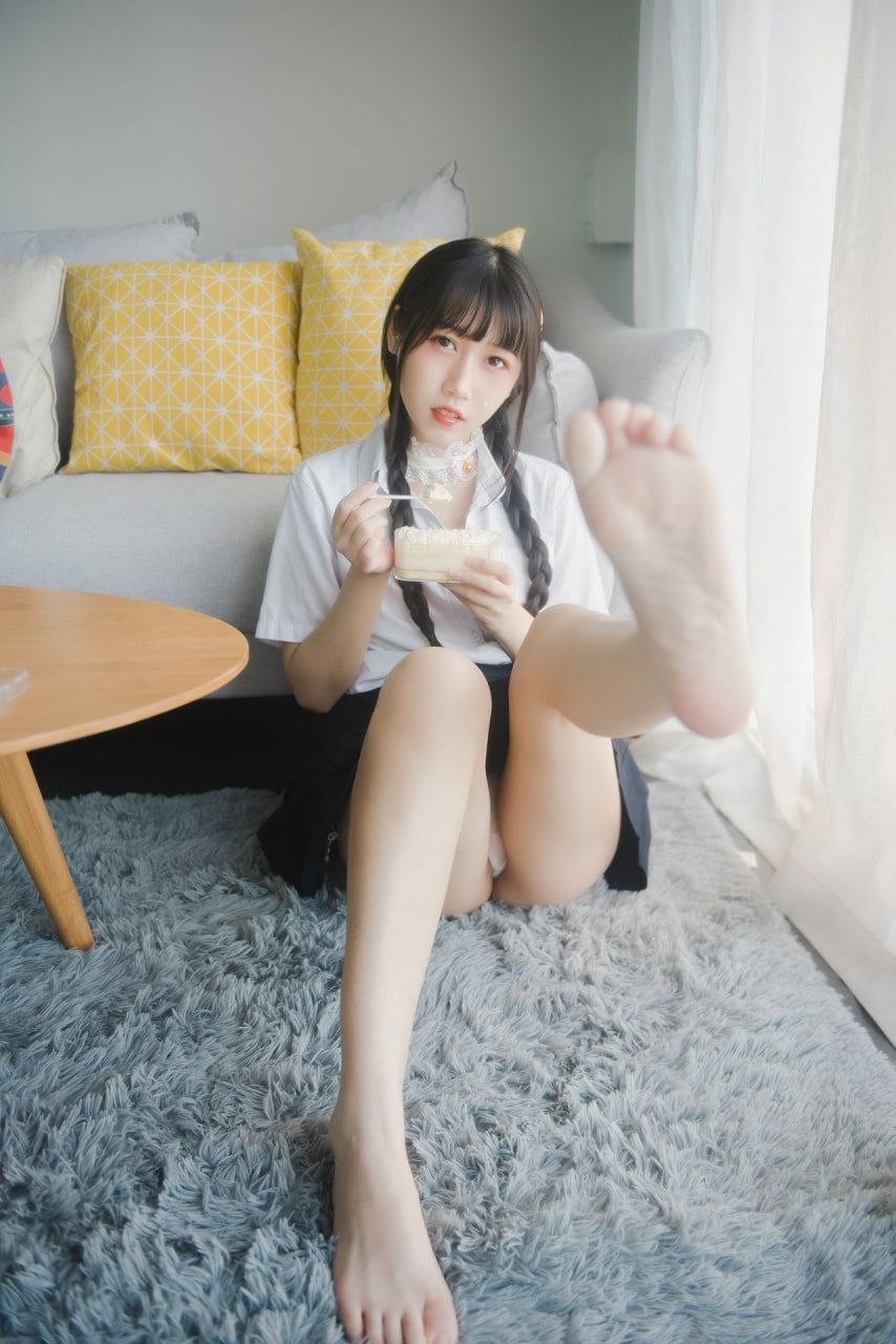  坐在男人嘴上让他添在线视频