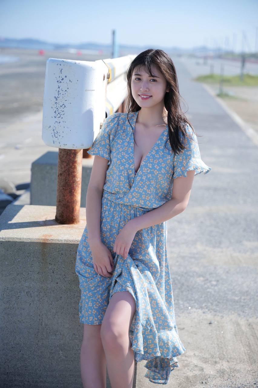 泳池里强摁做开腿呻吟漫画视频