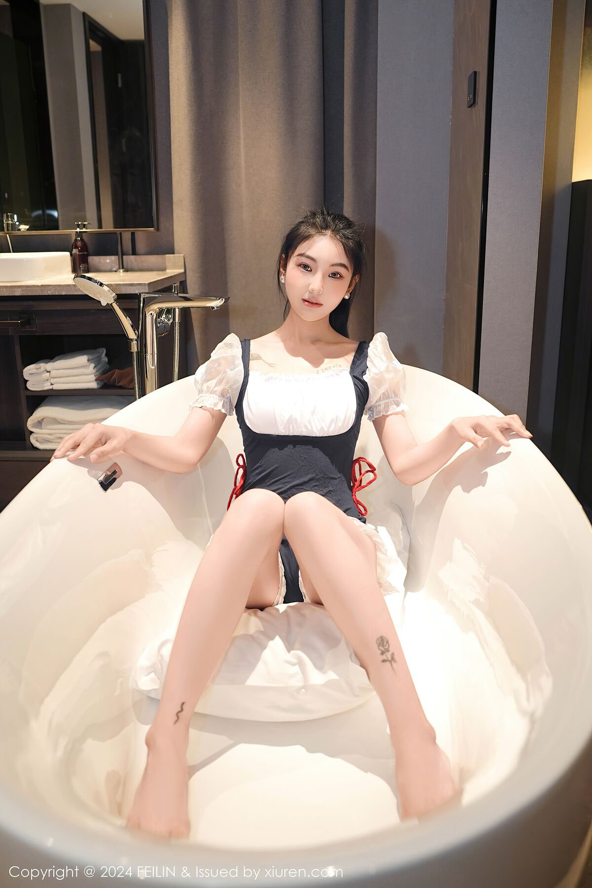 成 人 片 在线观看,男人添女荫道囗图片,免费人成在线观看视频色,欧美日韩在线精品一区二区三区激情综合